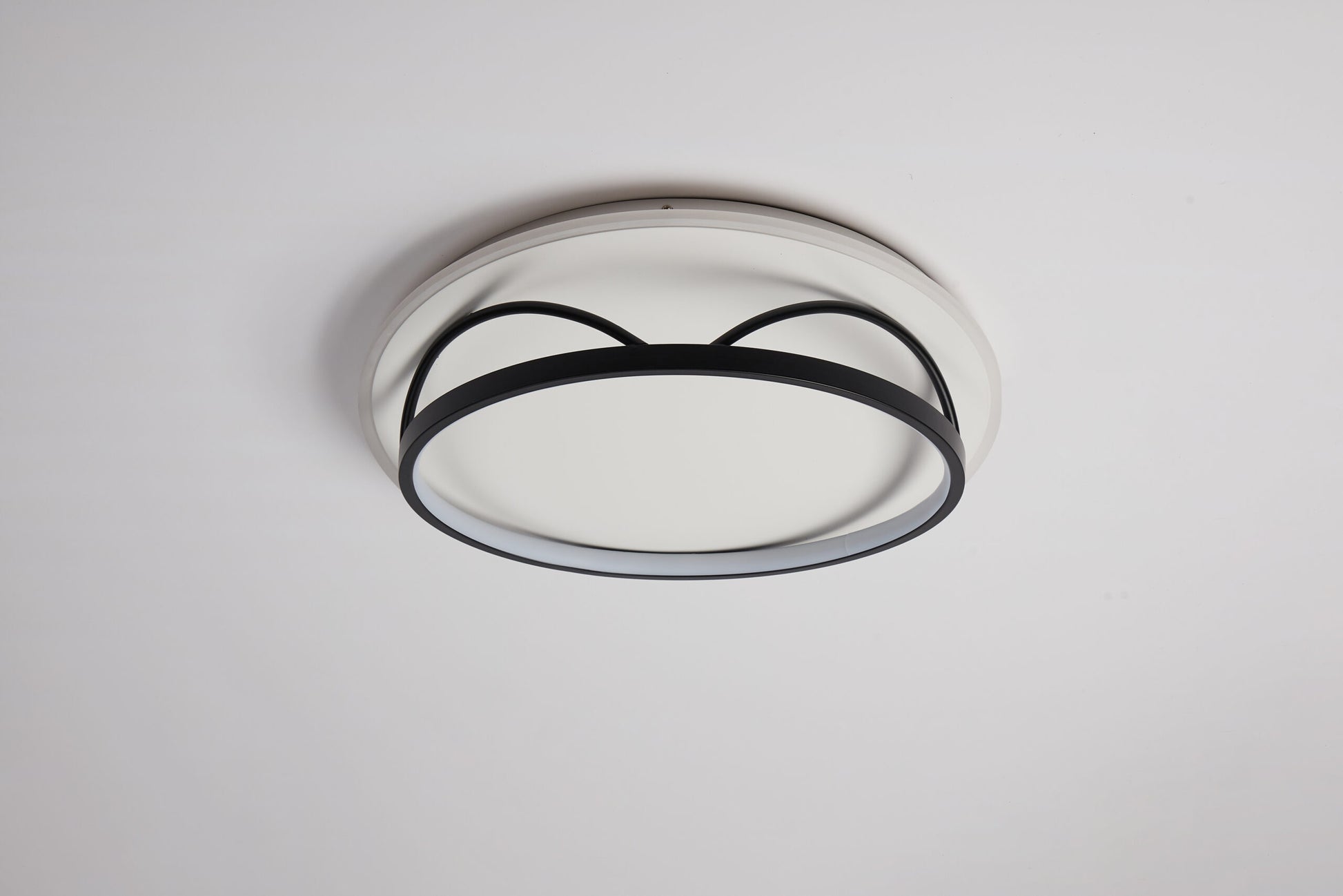 CCC 711 # LED ΟΡΟΦΗΣ ΚΥΚΛΙΚΟ ΜΑΥΡΟ-ΑΣΠΡΟ