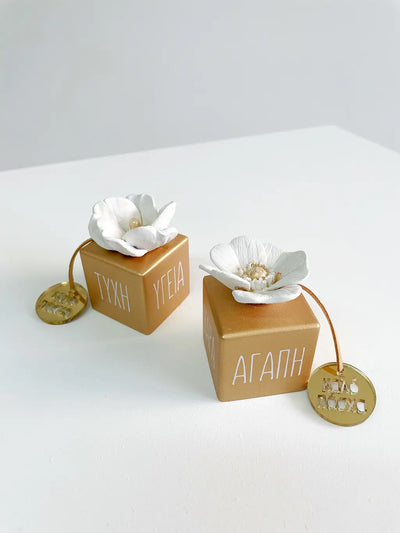 ΚΥΒΟΣ ΜΕ ΕΥΧΕΣ ΧΡΥΣΟΣ ΚΑΙ ΜΕ ΛΟΥΛΟΥΔΙΑ MANAKOU - ΠΑΣΧ26-Λ055-05