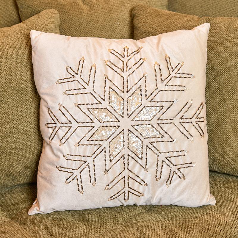 ΔΙΑΚΟΣΜΗΤΙΚΟ ΧΡΙΣΤΟΥΓΕΝΝΙΑΤΙΚΟ ΜΑΞΙΛΑΡΙ Fylliana FL414 ΜΠΕΖ ΜΕ ΧΡΥΣΟ 45x45x5εκ